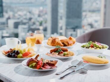 時給1300円スタート＆昇給あり！
英語や接客スキルも身につく環境でワンランク上の自分を目指せます♪