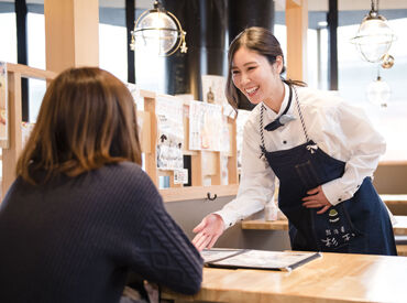 「授業の後にちょっとだけ」「家事が終わってから」など、
あなたの予定に合わせてシフトが組める♪
平日/土日だけでもOK◎