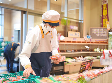 京都生活協同組合　コープ いわくら 野菜・果物コーナーをお任せ♪
学生～主婦さんまで、仲良く楽しくお仕事をしています！