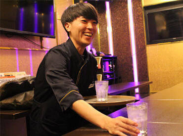 ◆リゾート感あふれるカラオケ店◆
オシャレさ・清潔感ともに◎
メイン清掃は業者が行うので
いつも快適に働けますよ♪