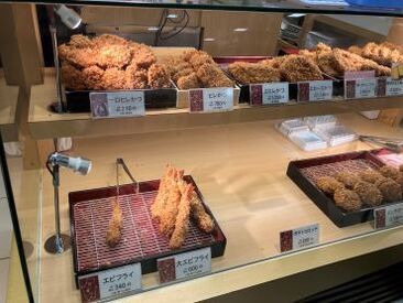 ランチのみですがまかないあり◎
その日の商品から選んで食べることができます♪
ラスト帯までの方は余った商品をお持ち帰りも♪