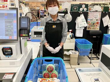 生活協同組合おおさかパルコープ　西くずは店 地元の主ふさんを中心に活躍中！
働きながら生活に役立つお得な情報もGETできるのが魅力♪
