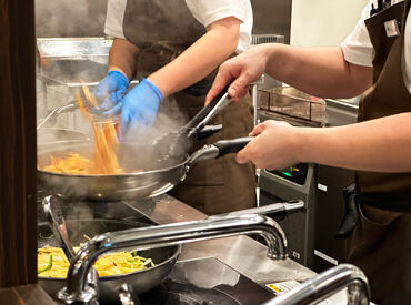 カフェニュージャポネ 名古屋駅直結の名駅地下街なので雨に濡れる心配なし！
まかないや昇給制度など働きやすい待遇もいろいろ！
