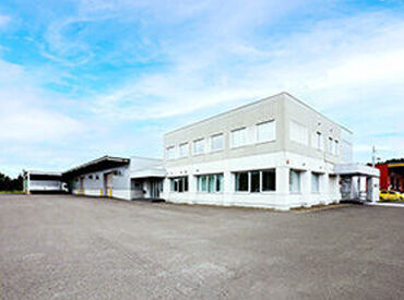 道北塩業株式会社 道北塩業株式会社は創業79年目！
その名の通り、主に"塩"を運んでいます。
荷物運びには台車があるので、体の負担も少なめ♪