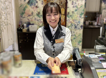 「パチンコ店に入るのも初めて…！」そんな方も大歓迎☆
先輩スタッフがイチから丁寧にお教えします◎
