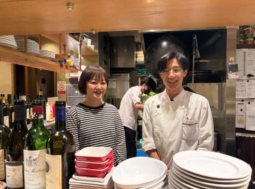 バール デ ぺぺ(006) ≪バール デ ぺぺ≫
ナポリピッツァが人気の"隠れ家イタリアンバル"
「おしゃれにバイトしたい！」
そんな方におススメです♪