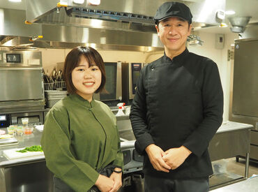 株式会社LEOC よみうりランド遊園地 HANA・BIYORI内レストラン/101781 お客さまと会話をしながら
楽しく接客することができます！
スキルが自然と身につくかも♪