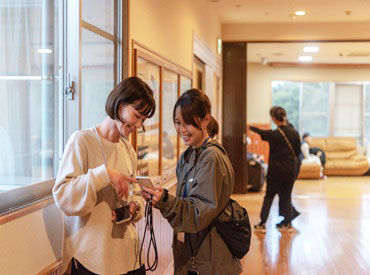 福祉業界未経験の方も安心スタート♪
先輩スタッフが丁寧に教えてくれるので
少しずつできることを増やしていけますよ!