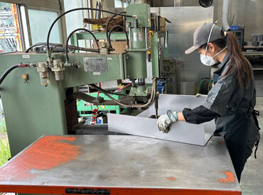 株式会社アスナ 1人でモクモクと進められるお仕事♪
最初は先輩が横に付いてくれるので安心◎