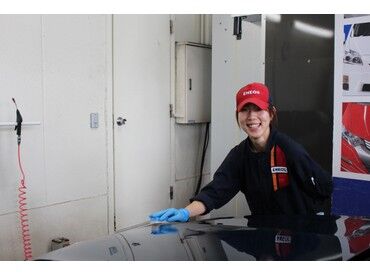 ENEOS 足立谷在家SS（青木石油商事株式会社） 仕事の合間のおしゃべりなど、和気あいあいと楽しみながら働いています★
シフト融通◎無理なく勤務できます！