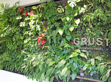 宮崎駅から歩いて10分!アクセス抜群◎
きれいなオフィスでモチベーションもUP♪
20代~30代の女性スタッフが活躍中です!