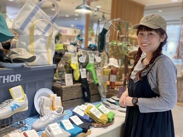 AIDA general store 京橋店 楽しく働くスタッフたちの表情が素敵なお店です。
お客様たちから愛される素敵なお店を一緒に作ってみませんか。