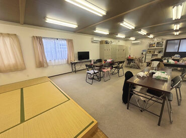 株式会社ユーリーム　奈良工場 休憩室あり・お茶/水など無料◎
毎週、土日祝は固定でお休み★
夏季/年末年始/GWといった、各時期の連休も充実しています◎