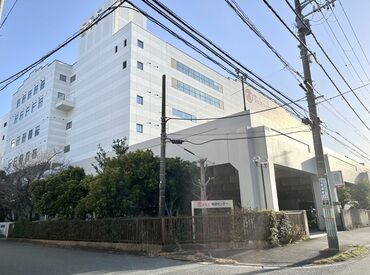 YRC社員食堂 ◆食事手当（320円／日）あり！
食費の節約になります♪
◆柔軟シフトで働ける！
副業や学校・プライベートとも両立◎