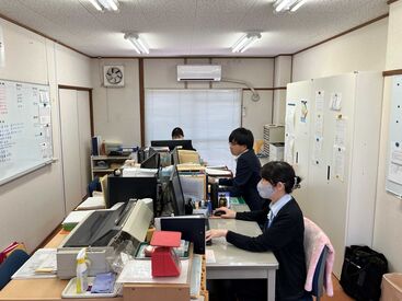 パソコン操作や電話に抵抗がなければOK！
熊本営業所で
新しい事務スタッフさんを募集します！