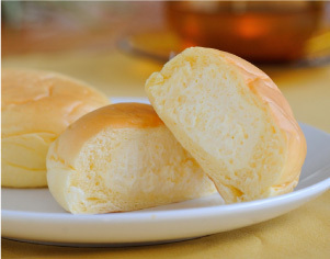 看板商品は、カスタード×最高級の純生クリームを併せた「くりーむパン　カスタード」*゜
社割でお得にGETできちゃいますよ♪