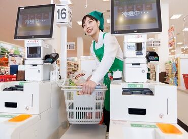 髪色・髪型は自由だから自分らしく働けます!
さらにネイルやピアスもOKです♪
おしゃれも楽しみながら働きたい方にピッタリ☆