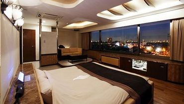 《 高井戸駅から徒歩7分 》
バス停からも徒歩スグ!車・バイク通勤も可能
通勤の負担が少ないから、長く続けやすい環境です◎