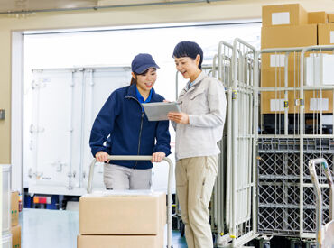 ピッキングや部品の台車運搬は女性スタッフが多数活躍中です!
※画像はイメージです