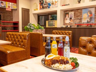 お客さんは大人から子どもまで様々！
昭和・平成レトロな雰囲気と屋上から見える絶景が自慢です♪