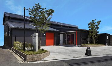 \スタッフ一同お待ちしております/
まずは簡単な作業からスタート!
先輩がこまめに声をかけてくれて心強い♪