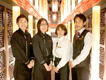 過門香  赤坂溜池山王店 スタッフ同士、仲良くチームワークは抜群です◎
未経験でも先輩スタッフが丁寧にお教えするので
安心してスタートできます♪