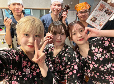 20~30代の
学生・フリーターが多く活躍中!
短時間からフルタイムまで、
希望の勤務時間で働けます◎