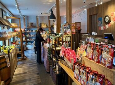 小谷流の里　ドギーズアイランド 未経験・バイトデビューも応募歓迎！
学生さん、フリーターさん、主婦(夫)さんetc.
様々な属性のスタッフが活躍しています★