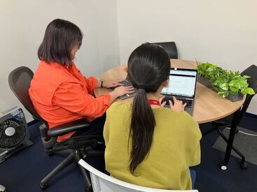 みんな未経験からスタート★
あたたかい雰囲気＆丁寧な研修でサポートもバッチリ！
困ったときもすぐに相談できる環境です♪