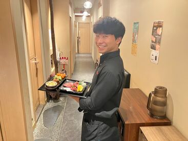 勤務中はオシャレもできる◎
髪型、ネイル・ピアス・ひげOK！