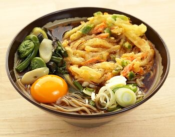 美味しいおそばのまかない『無料』☆+゜
お仕事がひと段落したら、
みんなでほっこり「お疲れ様」タイム♪