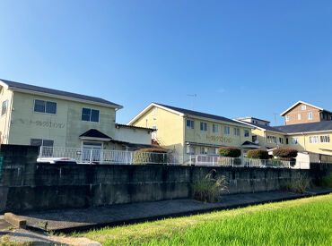 ＜粕屋出張所の面接地はこの黄色建物が目印＞粕屋町役場近く◎
面接の際は交通費を一律支給しますのでお気軽にご応募ください！