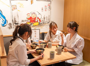 まずは元気に”いらっしゃいませ”が言えたらOK◎
分からないことがあれば何でも先輩へ相談してくださいね！