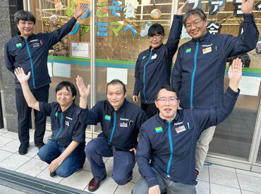 未経験のあなたも大歓迎★
よく見る、レジや品出しだからすぐにマスターできるはず！
まずは面接へ来てくださいね♪