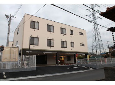 杉戸ケアコミュニティそよ風 ＼正規フルタイム社員の募集です！／
30～50代を中心に、全世代のスタッフ在籍！
世代を超えて、自然と打ち解けられる職場です＊