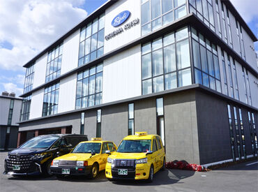 先輩たちの前職は営業、住宅メーカー、工場、介護、先生など様々♪
実は100%異業種からの転職組なんです!