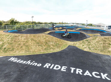 グランピングやBMXなども楽しめるワクワク感満載の公園・施設です♪
「楽しい空間で働きたい！」という方にオススメです◎