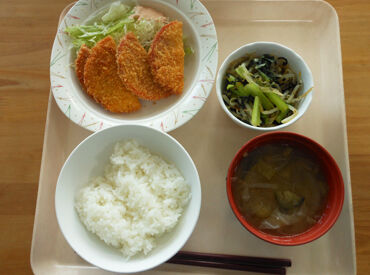 新潟市東区にある会社内の社員食堂が勤務場所！
1名のみの募集★転勤はありません◎