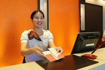 《夜勤スタッフも同時募集中》
夜の時間を活用して稼ぎたい方、大歓迎！
丁寧な研修もあるので安心してください♪