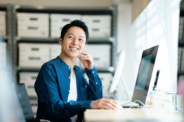 株式会社池広 男性活躍中！
てきぱきとした少人数の職場で、仲間との連携もスムーズです◎
※画像イメージ