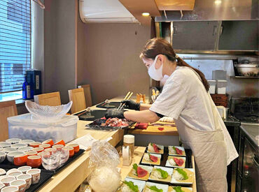 経験の有無問わず、ご応募大歓迎♪
「料理のレパートリーを増やしたい！」
なんて理由でご勤務されているスタッフも◎