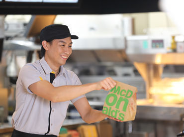 朝は主婦さんやフリーターさん、夕方～は学生さんが活躍中！
お友達の紹介で入る人もいて、仲良く雰囲気◎なcrewたちです♪
