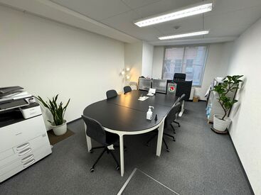 スタッフ同士の仲も非常に良く、
空き時間にはプライベートの話で盛り上がることもあります◎
みんなで楽しく働きましょう☆