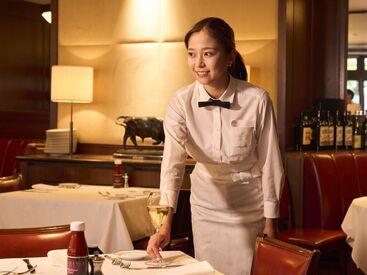 ウルフギャング・ステーキハウス　高輪店 ≪若手STAFF活躍中！≫国籍や年齢関係なくスタッフ同士の仲がいいので、お店の雰囲気もとってもいいんですよ☆