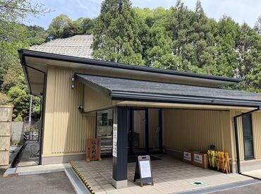 オープンしたての新事務所！
綺麗で新しい事務所で働けるのもポイント◎
まずは気軽に面接へお越しください◎