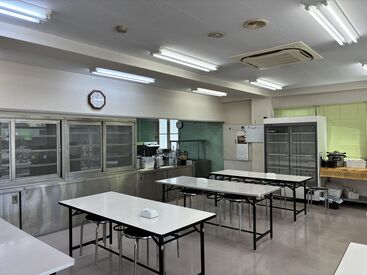月～金のみ＆1日4時間だけ★
平日の副業・Wワークにもピッタリです！
ブランクもOK！新しいセカンドキャリアにいかがですか？