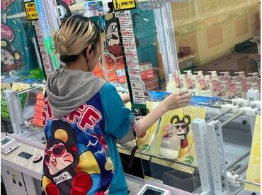 個性を生かしたファッションや
自分らしい落ち着くスタイルで勤務OK♪
推しの色をイメージした髪色・ネイルもできちゃいます！