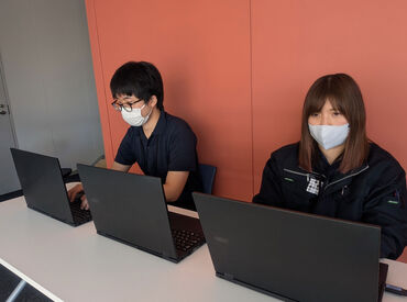 スピードよりも丁寧さ重視なので、
焦らず落ち着いて作業できます◎
慣れてきたら複数台の同時作業もできるように！