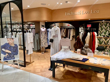 \アパレルデビュー大歓迎/
オシャレを楽しみながら働ける環境です♪
知識などは必要ナシ◎できることからお任せします!