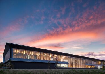 アルティウスリンク株式会社は、
「KDDI」と「三井物産」の共同出資会社です！